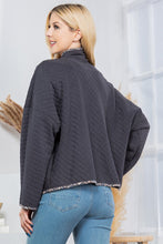 Load image into Gallery viewer, Quilinn Jacket with Pockets