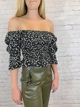 Load image into Gallery viewer, Coming Up Daisies Top