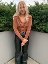 Load image into Gallery viewer, Sabine Button Down