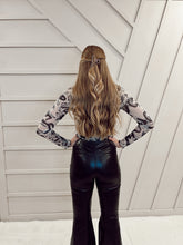 Load image into Gallery viewer, Swirl Mesh Top