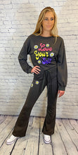 Load image into Gallery viewer, Ditsy Daisy Sweatshirt
